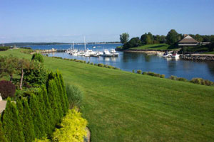Harbour Point Waterfront Townhouse - Spectacular Views of Northport Bay