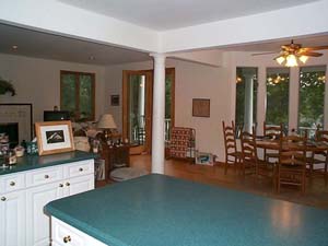 Kitchen/Dining Area