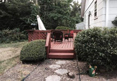 Greenlawn Bunglalow - private deck off kitchen