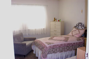 Strathmore Gate Stony Brook - Guest Bedroom