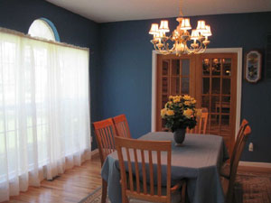 Islandia Colonial - 2 Story Great Room & Formal Dining Room