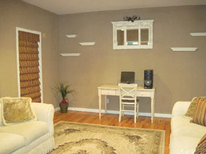 Islandia Colonial - Office or 5th Bedroom on 1st Floor