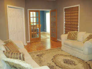 Islandia Colonial - Office or 5th Bedroom on 1st Floor