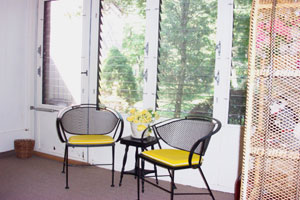 Strathmore Gate Stony Brook - Kitchen with sliding doors to jalousie porch